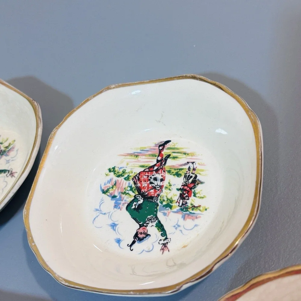 Set of 4 Scottish Trinket Bowls Vintage Bagpiper & Man In Kilt Gold Trim Glasgow